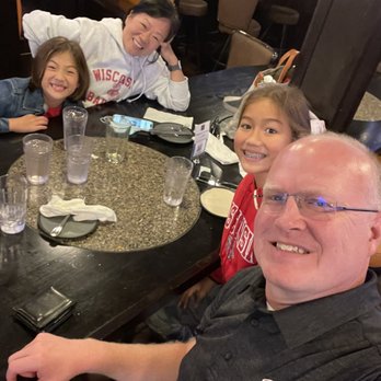 Gullifty's - Enjoying family time - American Near Me - Bryn Mawr, Pennsylvania