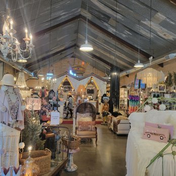 Junk Gypsy - Jewelry Near Me - Round Top, Texas