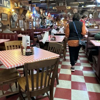 Springhill Restaurant - Seafood Near Me - Pflugerville, Texas