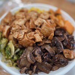 FreshOne Kitchen - Hickory Smoke Barbecue Chicken Bowl