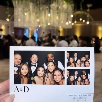 Selene Photo Booth - Photo Booth Rentals Near Me