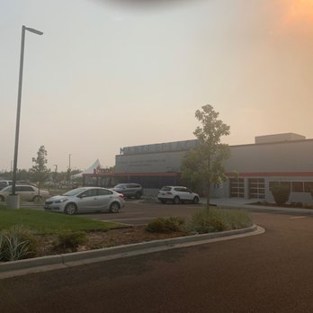 Stanley Marketplace - Food Court Near Me - Aurora, Colorado