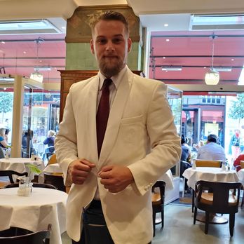 Zum schwarzen Kameel - Wonderful service and waiter! - Austrian Near Me - Vienna, 9 Zum schwarzen Kameel - Wonderful service and waiter! - Austrian Near Me - Vienna, 9