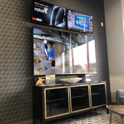 Caliber Auto Care - Great waiting room.