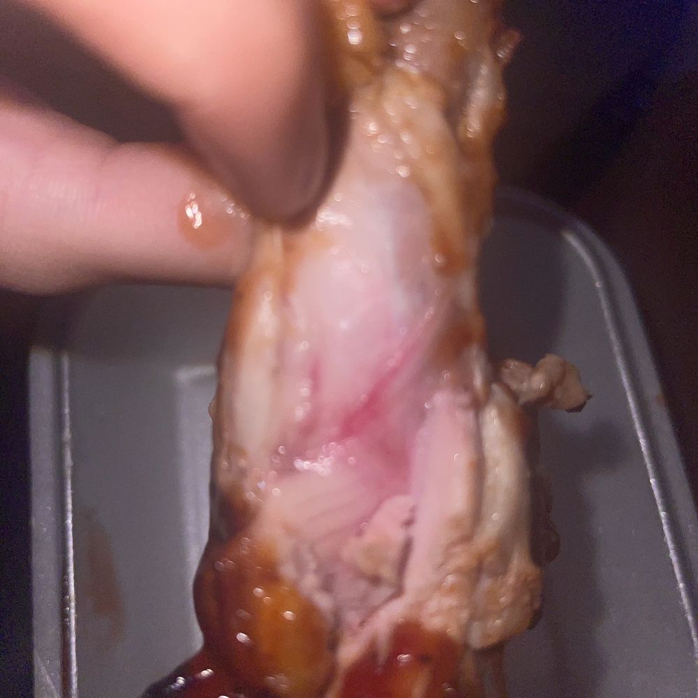 Stoners Pizza Joint - Undercooked chicken - Chicken Wings Near Me - Daytona Beach, Florida Stoners Pizza Joint - Undercooked chicken - Chicken Wings Near Me - Daytona Beach, Florida