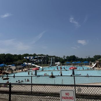 Cobblestones Water Park - Cobblestone waterpark. - Water Parks Near Me - Glen Allen, Virginia Cobblestones Water Park - Cobblestone waterpark. - Water Parks Near Me - Glen Allen, Virginia