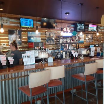 Crabtowne - The bar area - Seafood Near Me - Glen Burnie, Maryland
