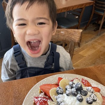 Tre Kronor - Best Belgium Waffles in chicago! - Breakfast & Brunch Near Me - Chicago, Illinois Tre Kronor - Best Belgium Waffles in chicago! - Breakfast & Brunch Near Me - Chicago, Illinois