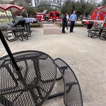 Boo's Burgers - Burgers Near Me - Houston, Texas