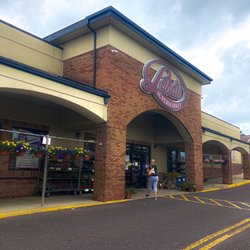 Landis Supermarket - Entrance