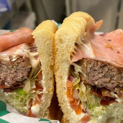 Sophia's Italian Restaurant & Pizzeria - Gizmo cheese burger
