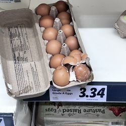 Lidl - Broken brown eggs in the display