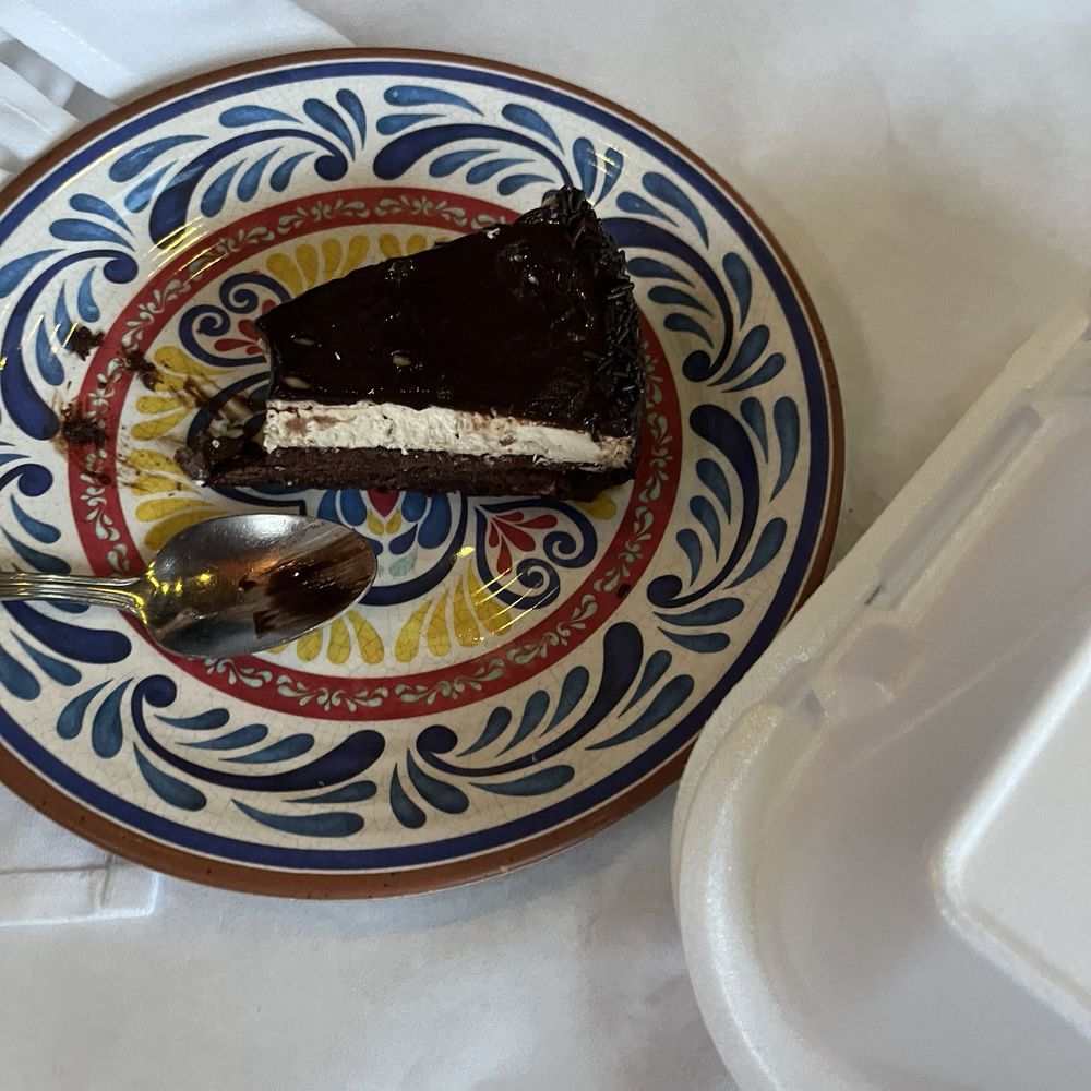 El Barzon - Chocolate cake - Italian Near Me - Detroit, Michigan El Barzon - Chocolate cake - Italian Near Me - Detroit, Michigan