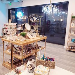 Pretty Pickie Boutique - Sparkling jewelry & more! Find the perfect gift at Pretty Pickie Boutique.