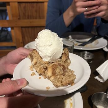 June Bug Cafe - apple pie with ice cream - New American Near Me - Midpines, California June Bug Cafe - apple pie with ice cream - New American Near Me - Midpines, California