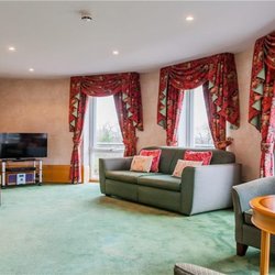 Blunsdon House Hotel - With View: Executive Suite
