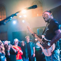 5 Points Music Sanctuary - Chasing the moments when the lights, the band, the audience all come together w. Eric Gales.
