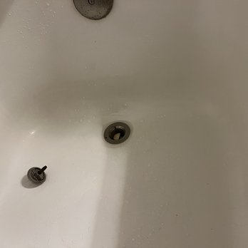Atlanta Green Maids - Tub after they cleaned - Home Cleaning Near Me - Atlanta, Georgia