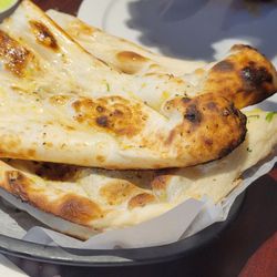 Tandoori Tadka - Garlic Naan