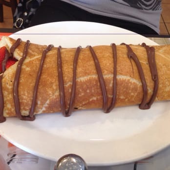 L'Oeufrier - Choco banana fraise crepe - Breakfast & Brunch Near Me - Vimont, Quebec