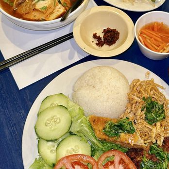 DiLac Vegetarian Cuisine - Grilled Veggie Pork & Shredded Tofu over Broken Rice - Vietnamese Near Me - San Jose, California DiLac Vegetarian Cuisine - Grilled Veggie Pork & Shredded Tofu over Broken Rice - Vietnamese Near Me - San Jose, California