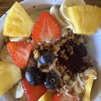 Eggs 'n Things - Açaí Bowl - yummy - Breakfast & Brunch Near Me - Honolulu, Hawaii Eggs 'n Things - Açaí Bowl - yummy - Breakfast & Brunch Near Me - Honolulu, Hawaii