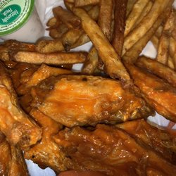 Dixie Queen - Wings were niiiice for once!