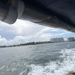 Beautiful ride toward the reef. Beautiful ride toward the reef.
