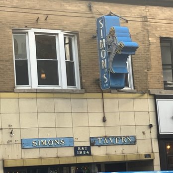 Simon's Tavern - Outside - Bars Near Me - Chicago, Illinois