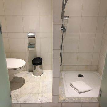 La Clef Tour Eiffel - Shower and toilet - Hotels Near Me - Paris, 75