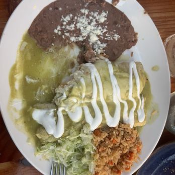 LUNA Mexican Kitchen - The Pruneyard - Enchiladas suizas - Mexican Near Me - Campbell, California LUNA Mexican Kitchen - The Pruneyard - Enchiladas suizas - Mexican Near Me - Campbell, California