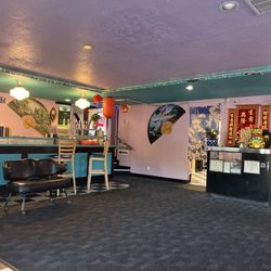 Ichiban Restaurant - Not a soul in the place...