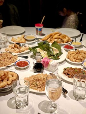 Dave Wong's Restaurant & Deli by null