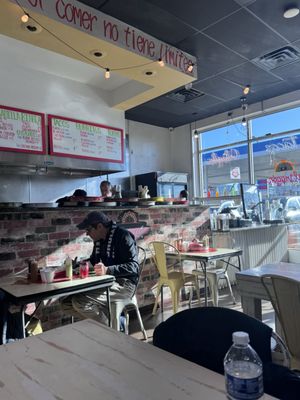 EL TRAGON TAQUERIA by null