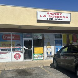 Panaderia La Sonrisa - Outside
