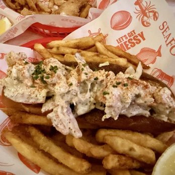 Aqua Boil - Cold Lobster Roll - Seafood Near Me - New York, New York