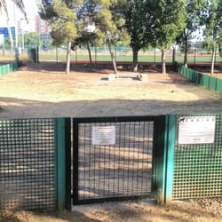 Pipicán del Parque Amate - Esta es la zona anexa para circunstancias especiales...celo, actitudes poco amistosas, convalecientes por intervención , etc..