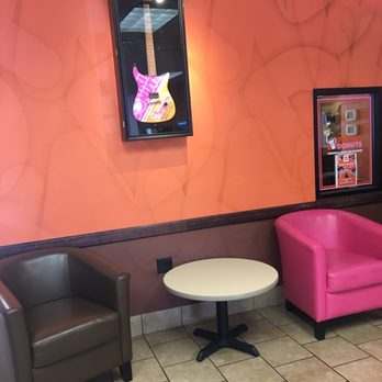 Dunkin' - Dunkin guitar - Donuts Near Me - Memphis, Tennessee