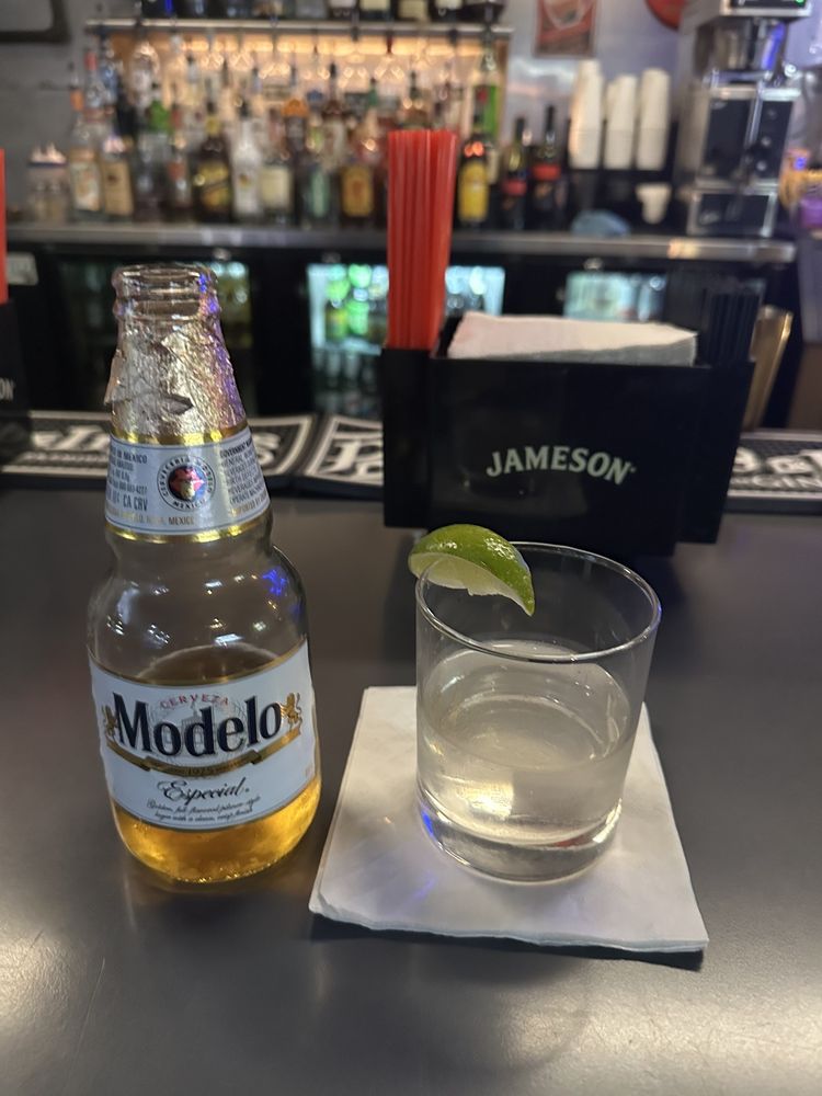 SKYLINE BILLIARDS & BAR Updated October 2024 19 Photos & 20 Reviews 2515 McDonald Ave