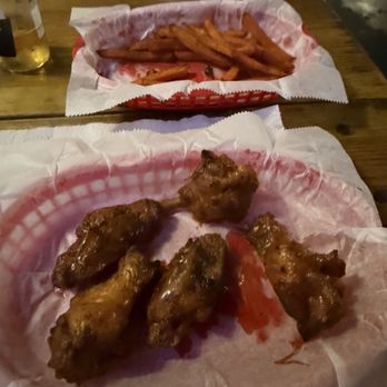 Keg South - Wings were very good, sweet potato fries were mehh - Bars Near Me - Pinecrest, Florida
