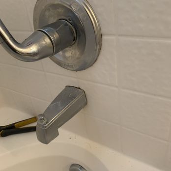 Econo West Heating, Air & Plumbing - Photo of faucet that was dripping in bathtub. - Heating & Air Conditioning/HVAC Near Me - Lancaster, California Econo West Heating, Air & Plumbing - Photo of faucet that was dripping in bathtub. - Heating & Air Conditioning/HVAC Near Me - Lancaster, California