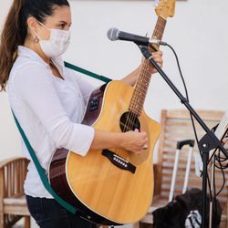 Huntington Manor - Music Therapy Session