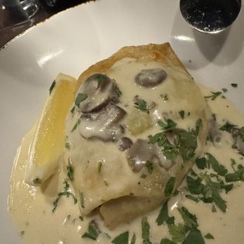 Abreo Restaurant - Chicken Crepe - Tapas Bars Near Me - Rockford, Illinois Abreo Restaurant - Chicken Crepe - Tapas Bars Near Me - Rockford, Illinois