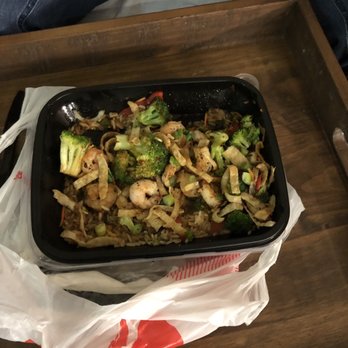 Applebee's Grill + Bar - Shrimp wonton stirfry, with no wontons! - American Near Me - San Antonio, Texas