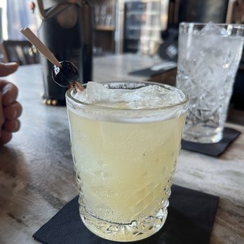 The Peppermill Steakhouse - Whiskey sour - Cocktail Bars Near Me - Tempe, Arizona
