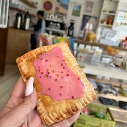 Lovebird Cafe + Market - Pop tart