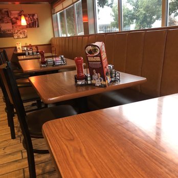 Denny's - empty tables and chairs in a restaurant - Diners Near Me - Selma, California