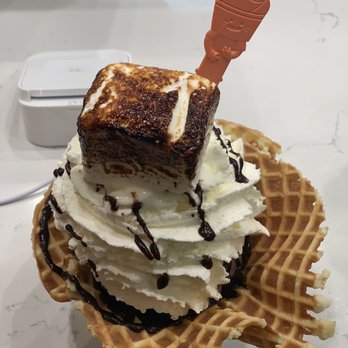 Sweet Republic - S'mores - Ice Cream & Frozen Yogurt Near Me - Tempe, Arizona Sweet Republic - S'mores - Ice Cream & Frozen Yogurt Near Me - Tempe, Arizona