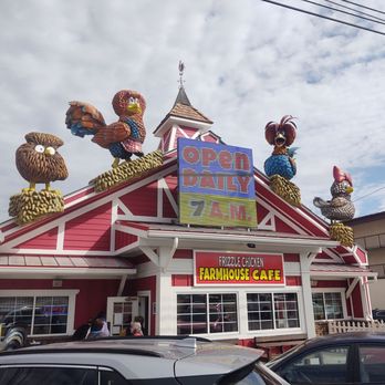 Frizzle Chicken Cafe - Entrance - Breakfast & Brunch Near Me - Pigeon Forge, Tennessee