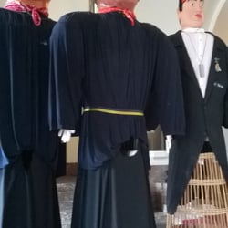 Les géants vous accueillent à l'entrée